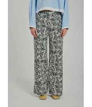 Norr Norr Kenzie Wide Jeans Snake