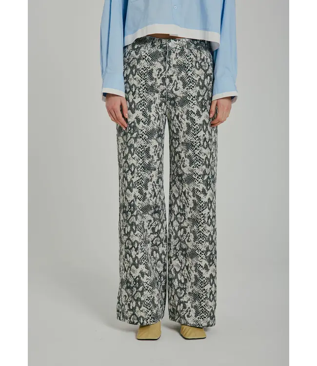 Norr Norr Kenzie Wide Jeans Snake
