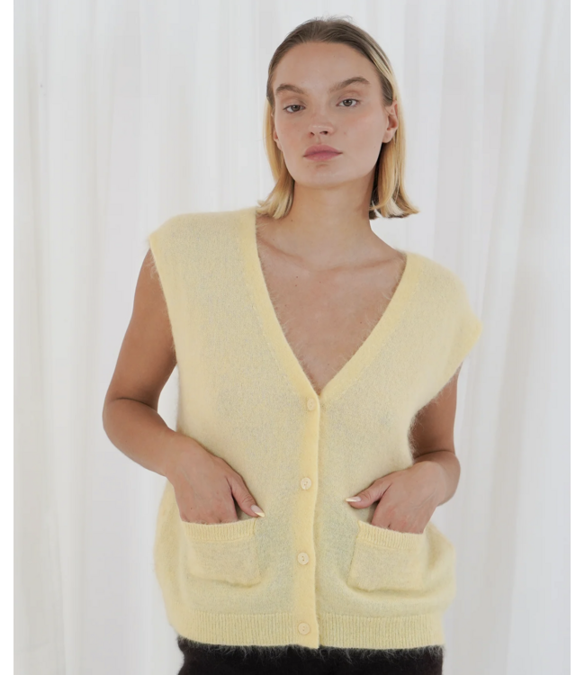 TWNS Castlerock  sleeveless buttoned cardigan Butter Yellow