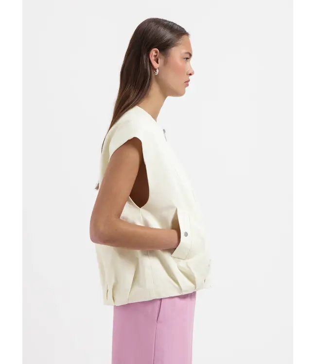 Nous Sommes Labels Nous Sommes Label Talia Vest  Off White
