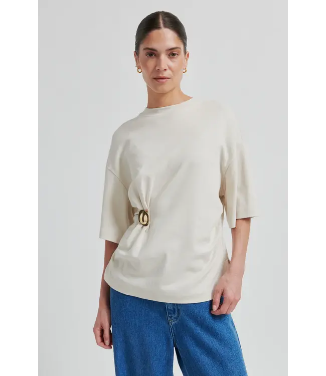 Second Female Second Female Enora Brooch Tee Soft Beige