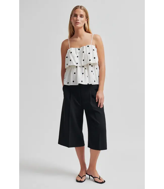 Second Female Second Female Salliy Top White Alyssum