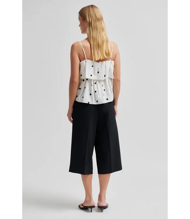 Second Female Second Female Salliy Top White Alyssum