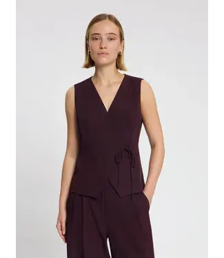 Nous Sommes Labels Nous Sommes Label Esca Tie Gilet Burgundy