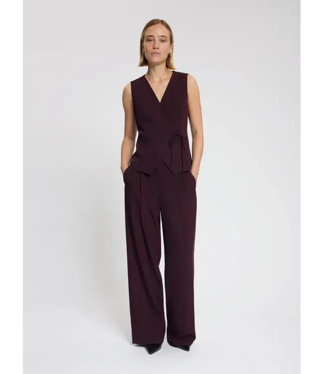 Nous Sommes Labels Nous Sommes Label Esca Tie Gilet Burgundy