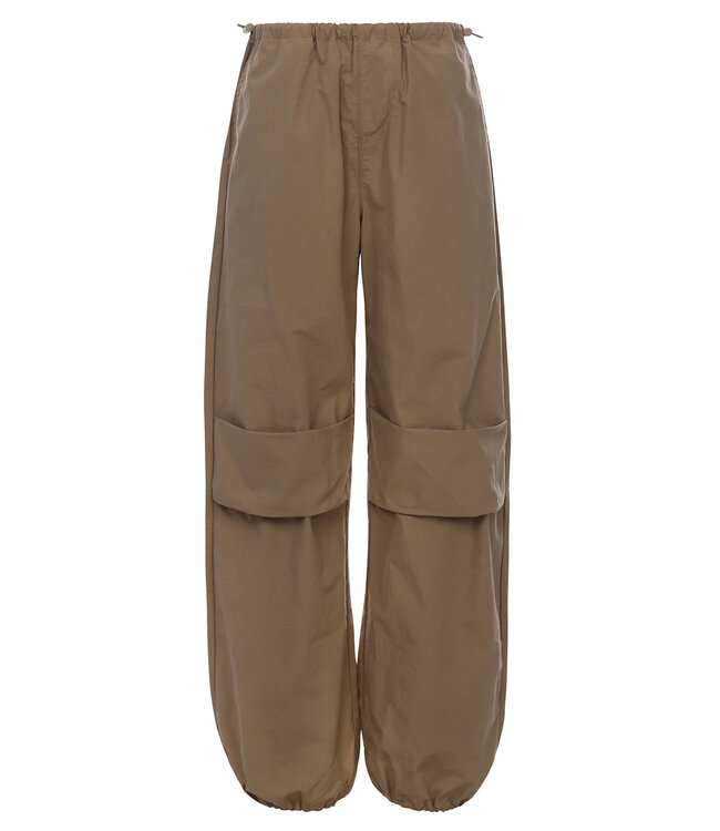 Baggy parachute pants