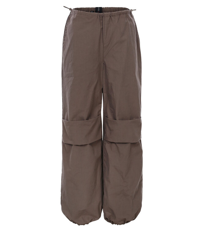 Baggy parachute pants