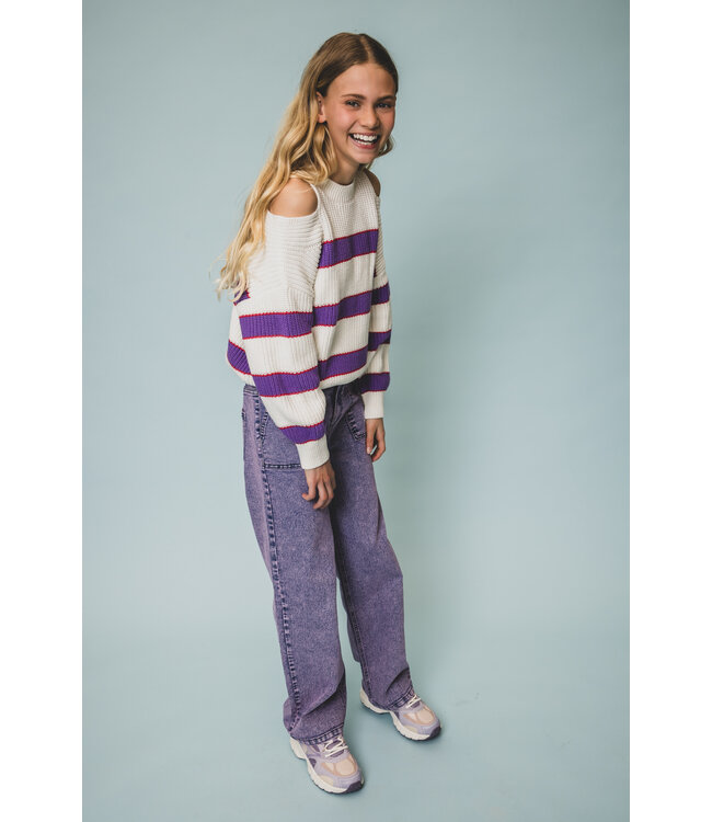Striped knitted jumper keyholes