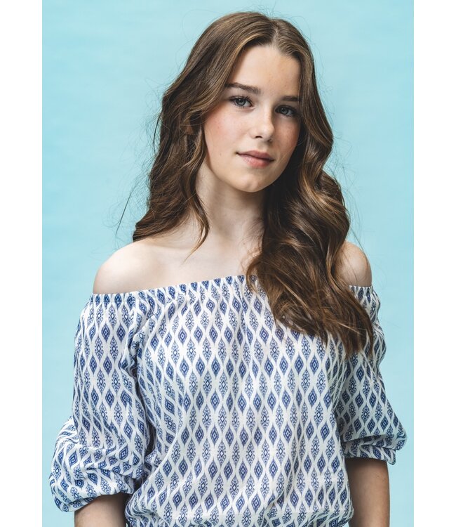 Offshoulder top Blue print
