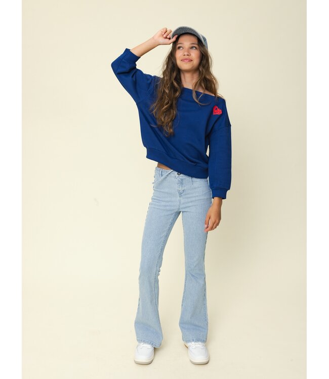 Marineblauer Pullover U-Boot-Ausschnitt