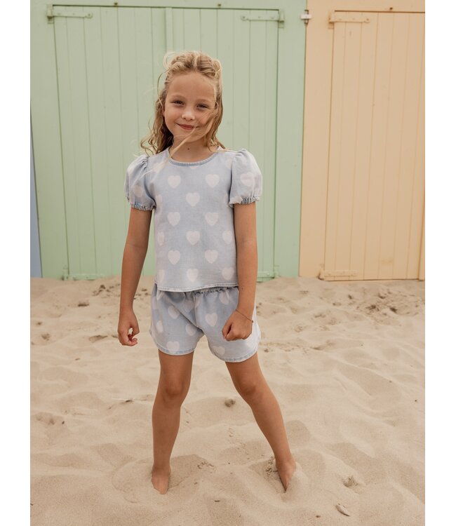 Denim-Shorts mit gebleichten Herzen