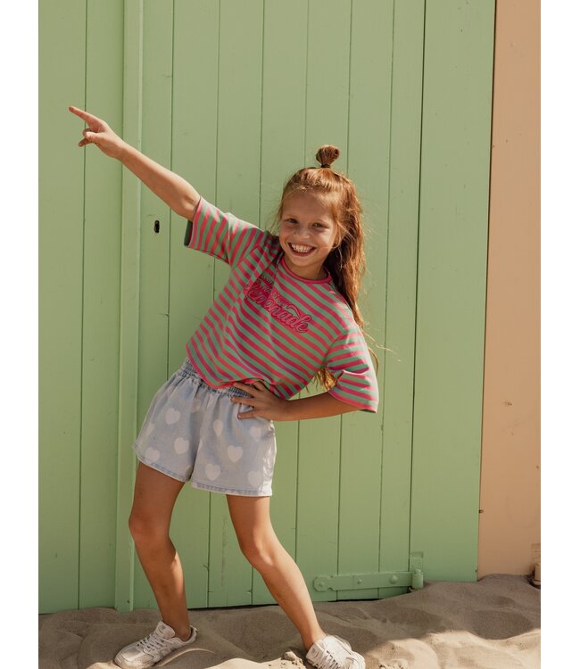 Denim-Shorts mit gebleichten Herzen