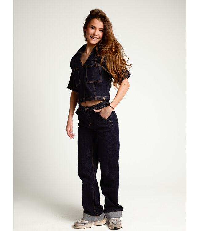 Dunkle Jeans aus Stretch-Denim