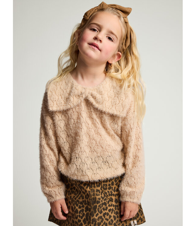 Fancy top in fine knit with bow