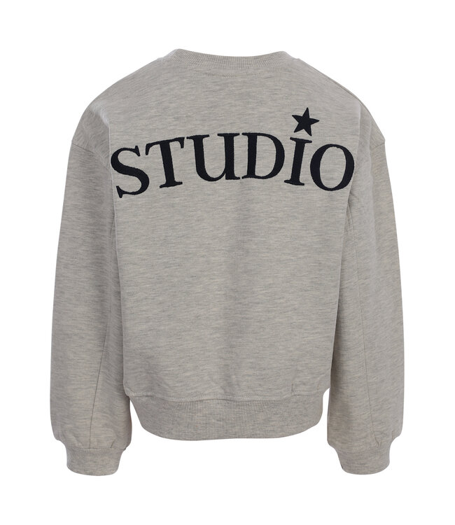 Sweater Snow Melee