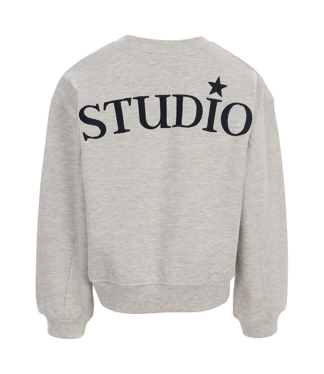 Sweater Snow Melee