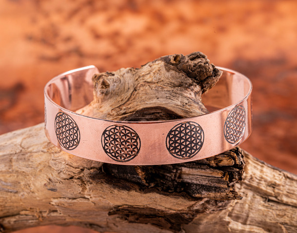 Touchstone Tibetaanse stijl koperen armband. Handgesmeed met massief