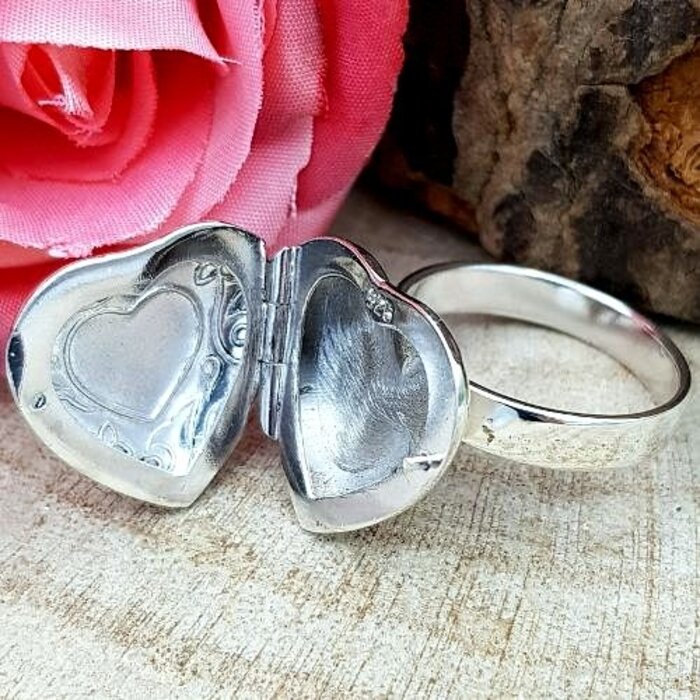 Ring met hart medaillon zilver - Maat 7