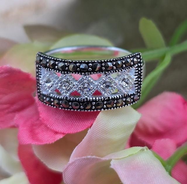 https://cdn.webshopapp.com/shops/259273/files/476952718/file.jpg