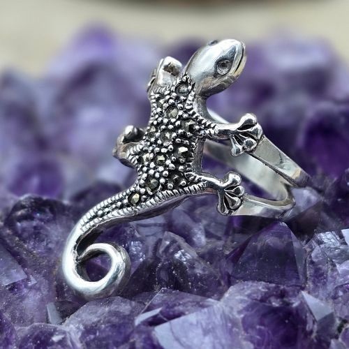 Agrandir l'image de Zilveren ring met een gecko Maat 5,5 https://cdn.webshopapp.com/shops/259273/files/499184104/file.jpg