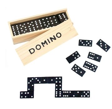 Domino blokjes in houten doos