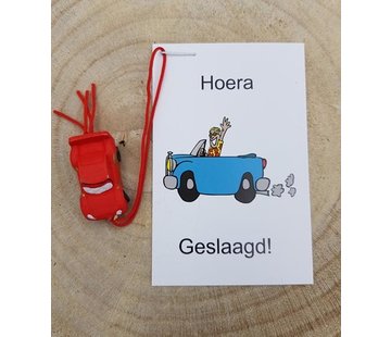 Kaartje met auto - Hoera Geslaagd!