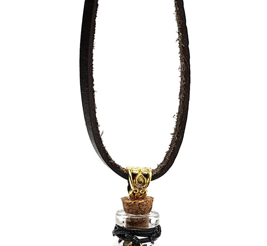 Geschenkflesje aan koord met rozenkwarts en godin