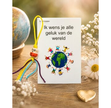 Kaartje met gelukspoppetje -  wens je alle geluk van de wereld