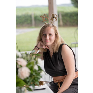 Diadeem 18 jaar met glitter goudkleurige cijfers Diadeem 18 jaar met glitter goudkleurige cijfers