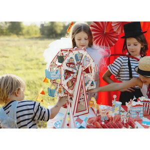 Reuzenrad met snackbakjes luxe 48cm x 50cm Reuzenrad met snackbakjes luxe 48cm x 50cm