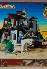 LEGO LEGO 6761 Bandit's Secret Hide-Out SYSTEM Zonder doos Met Boekje Gebruikt