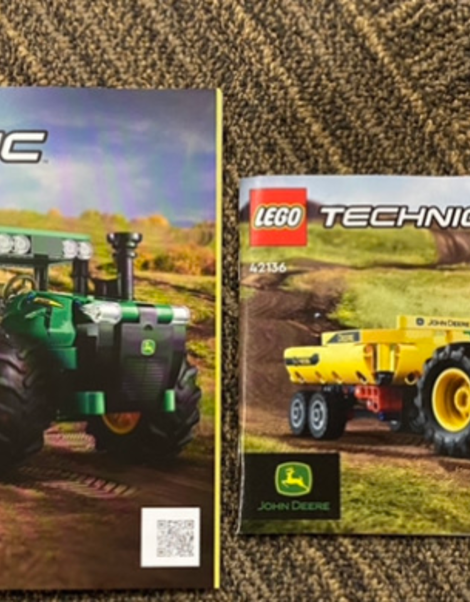 LEGO LEGO 42136 John Deere 9620R 4WD Tractor TECHNIC Zonder doos Met Boekje Gebruikt