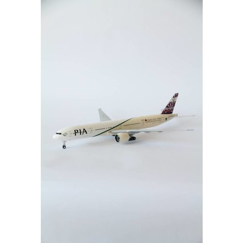JC Wings 1:200 PIA "Garden of the Mughal" B777-300 JC Wings 1:200 PIA "Garden of the Mughal" B777-300