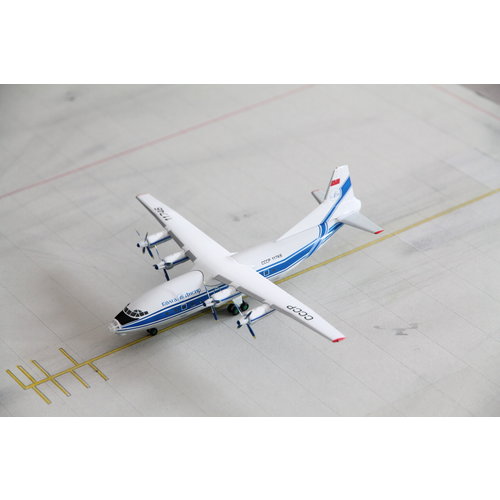 Herpa 1:200 Volga Dnepr Airlines An-12 Herpa 1:200 Volga Dnepr Airlines An-12