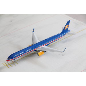 Gemini Jets 1:200 Iceland Air "100Years Independence" B757-300 Gemini Jets 1:200 Iceland Air "100Years Independence" B757-300