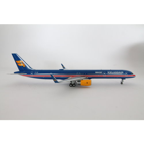 Gemini Jets 1:200 Iceland Air "100Years Independence" B757-300 Gemini Jets 1:200 Iceland Air "100Years Independence" B757-300