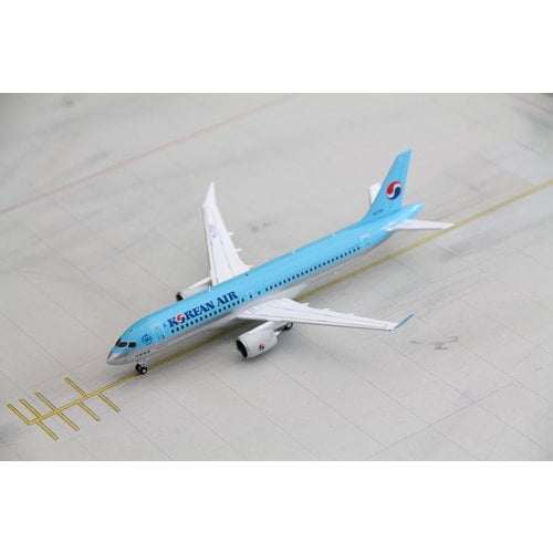 JC Wings 1:200 Korean Air Bombardier CS300