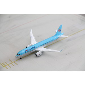 JC Wings 1:200 Korean Air Bombardier CS300