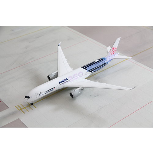 JC Wings 1:200 China Airlines "Carbon" A350-900 JC Wings 1:200 China Airlines "Carbon" A350-900