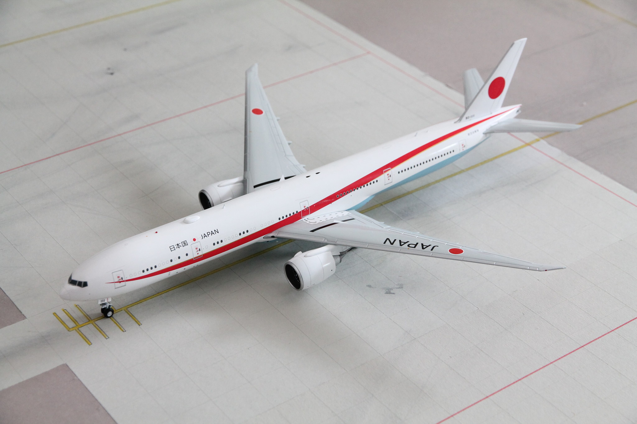 1:200 JASDF Boeing 777-300 80-1111 Gemini200 G2JSD812 / G2JPG812
