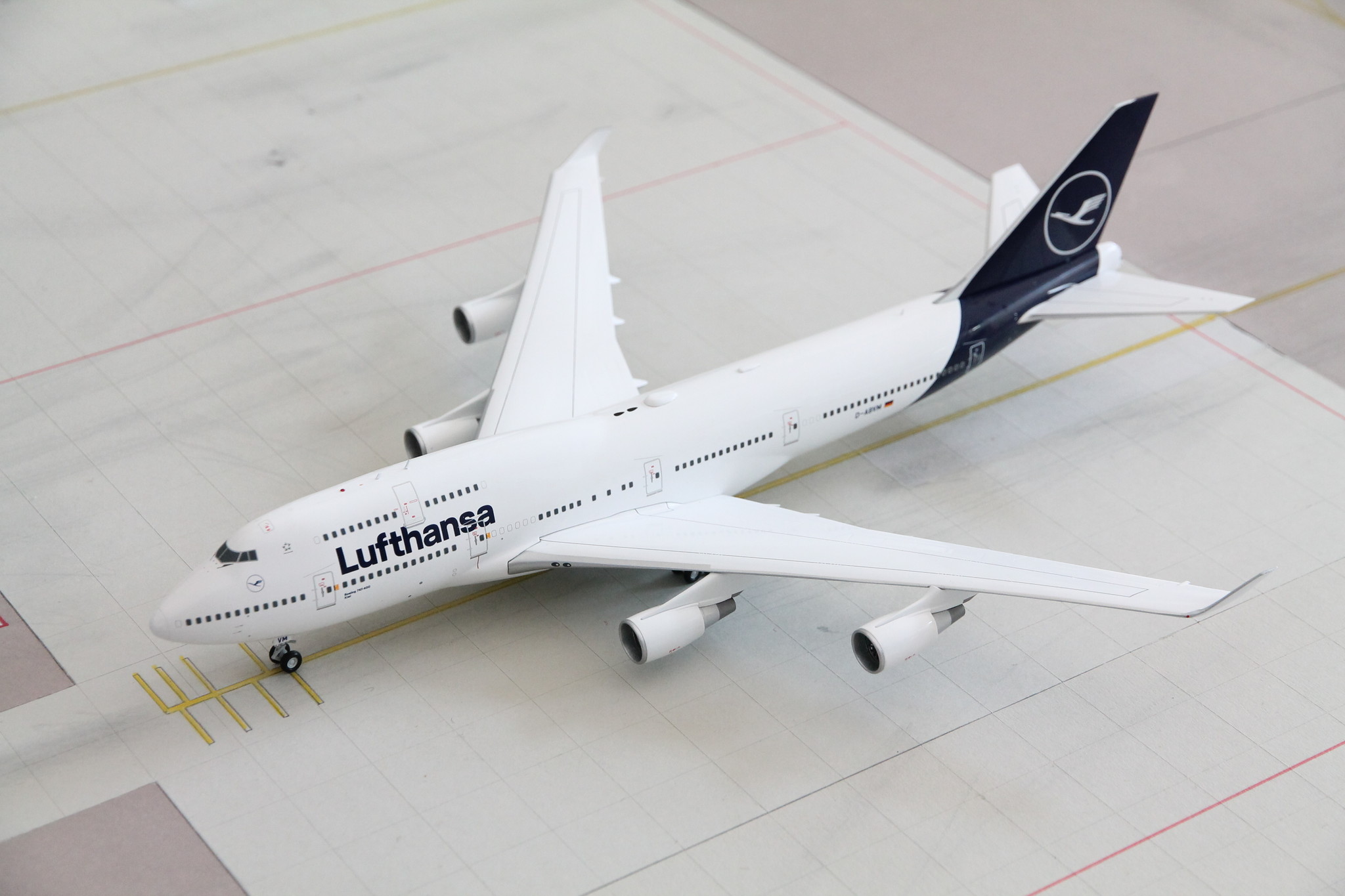1 0 Lufthansa Boeing 747 400 D Abvm G2dlh792 Gemini0 Diecast Trading