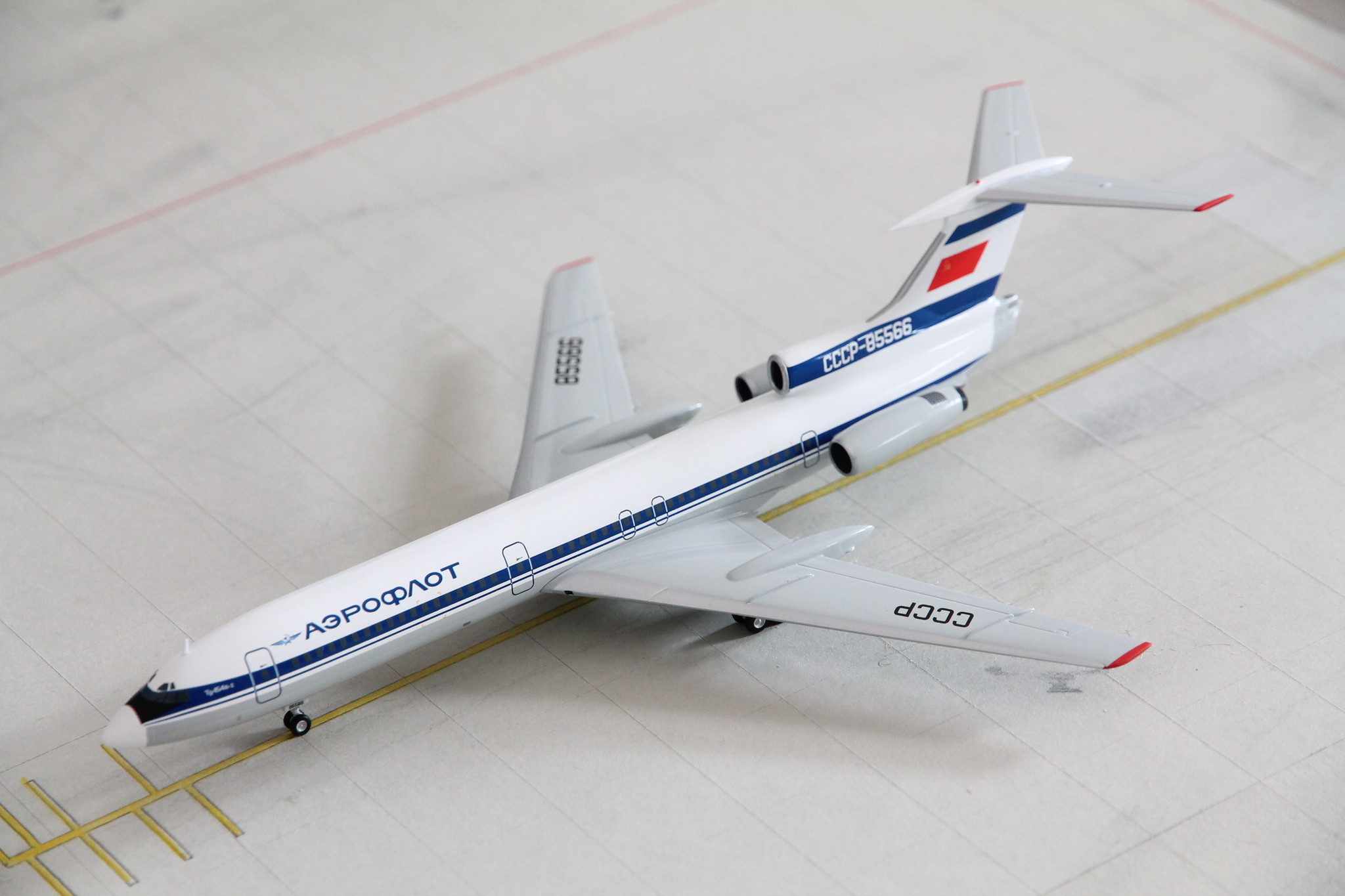 Herpa 553476 Tupolev Tu-154 Aeroflot USSR collectable plastic model 1/200 