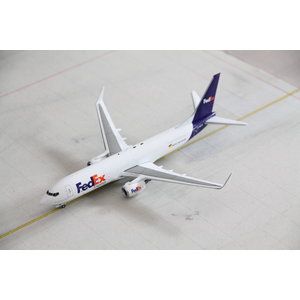 JC Wings 1:200 FedEx B737-800 (SF)
