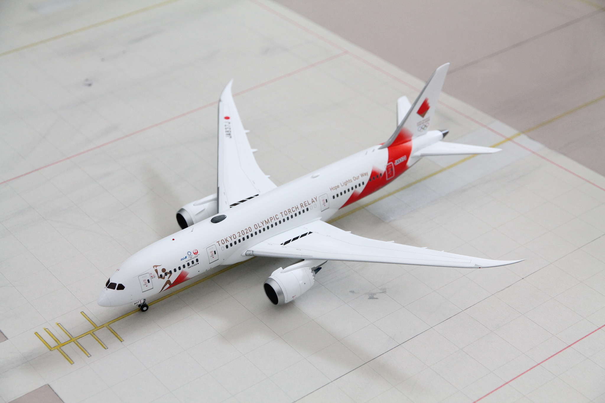 1:200 Japan Airlines "Tokyo 2020 Torch Relay" B787 JC ...