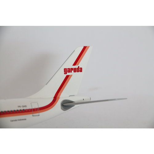 JC Wings 1:200 Garuda Indonesia "Retro Livery" A330-300