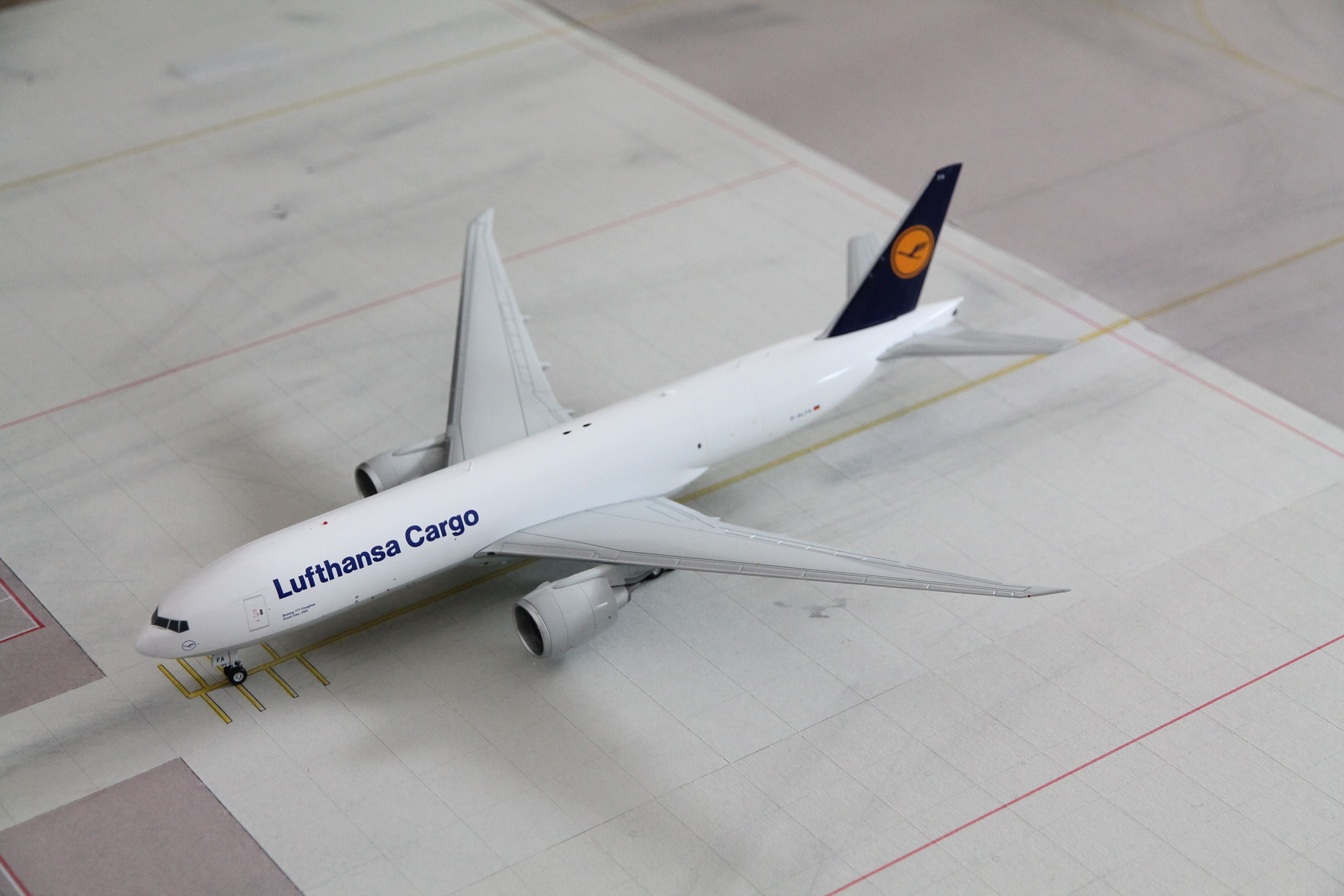 1:200 Lufthansa Boeing 777-200F D-ALFA Gemini200 G2DLH486