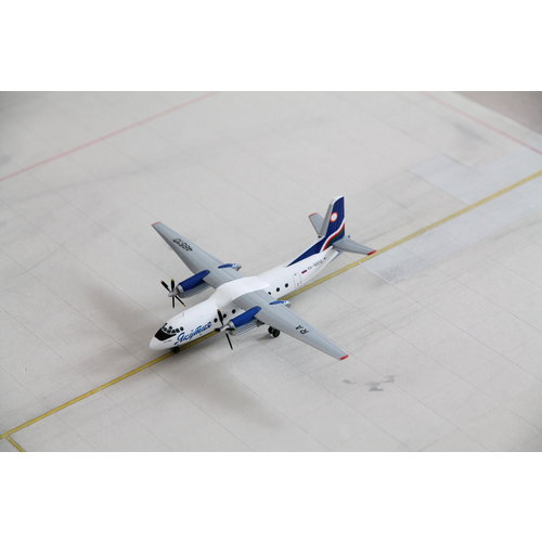 Herpa 1:200 Yakutia Airlines An-24RV Herpa 1:200 Yakutia Airlines An-24RV
