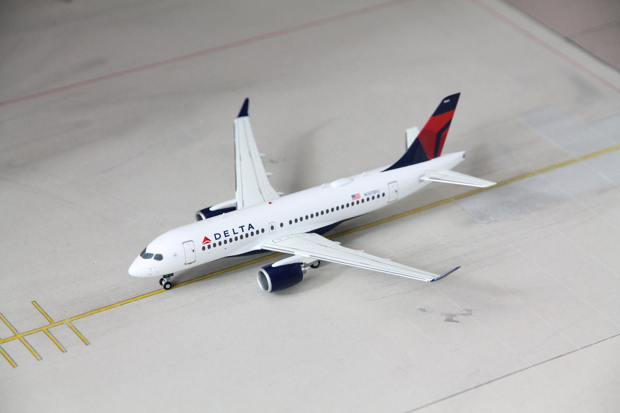 1:200 Delta Air Lines Airbus A220-100 N101DU Gemini200 G2DAL701