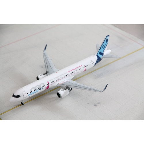 JC Wings 1:200 Airbus House Color A321neoLR JC Wings 1:200 Airbus House Color A321neoLR