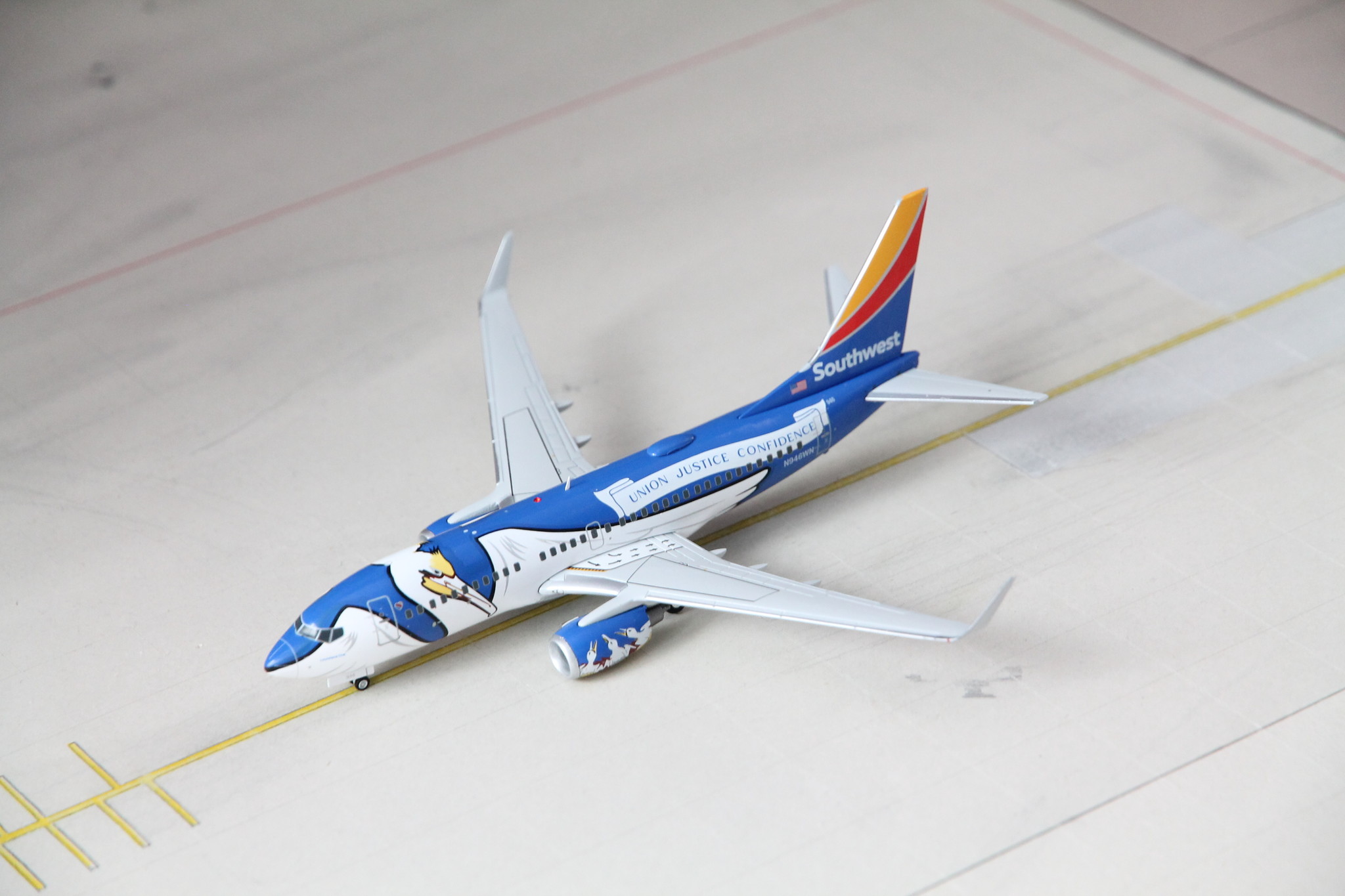 1:200 Southwest Airlines Louisiana One B737-700 N946WN Gemini